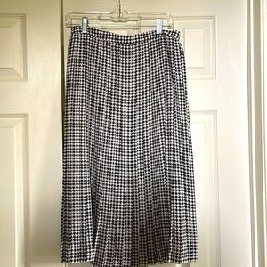 J. Crew pleated skirt, size 6